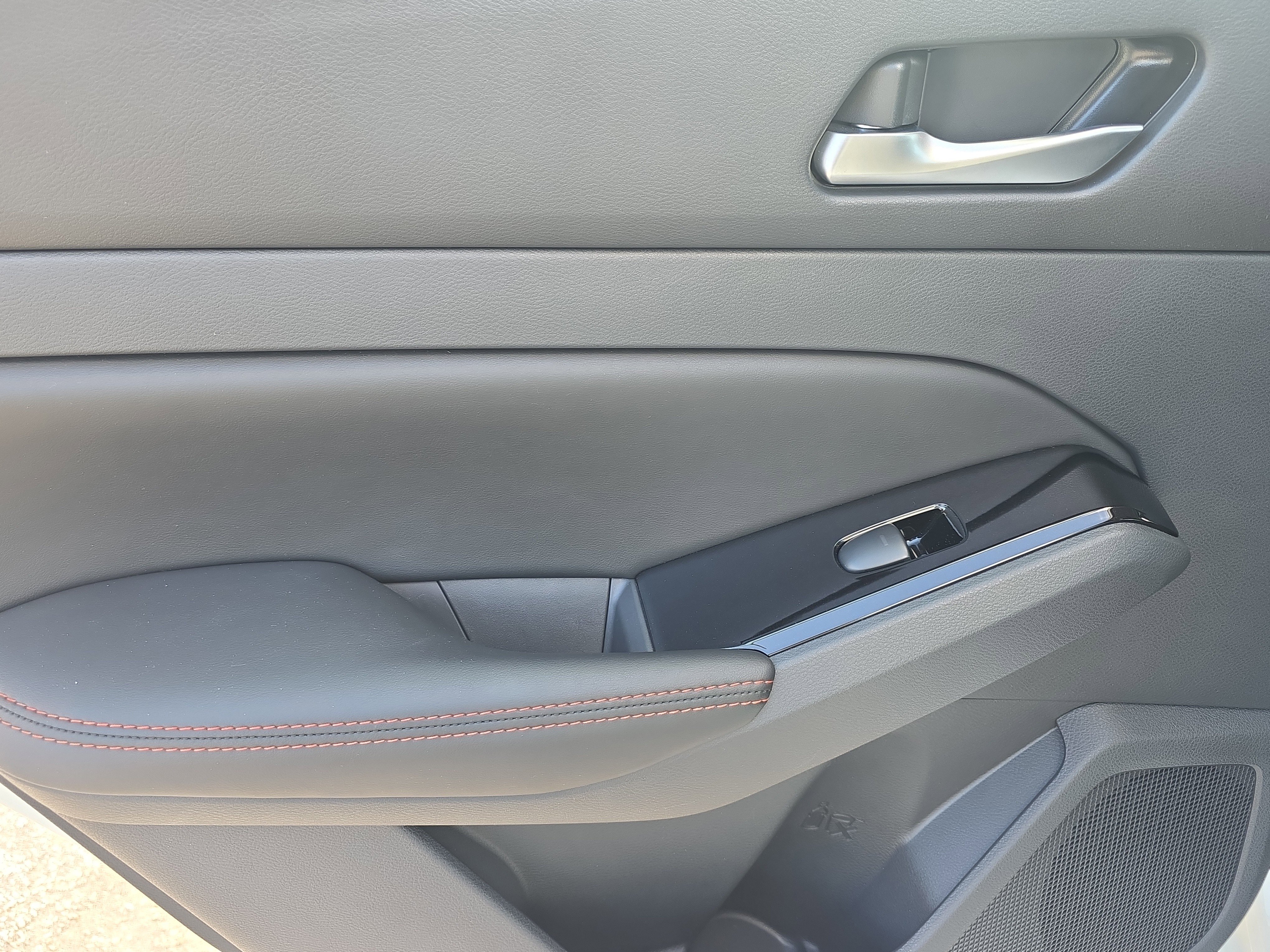 Used 2025 Nissan Altima 2.5 SR AWD/4WD image 15