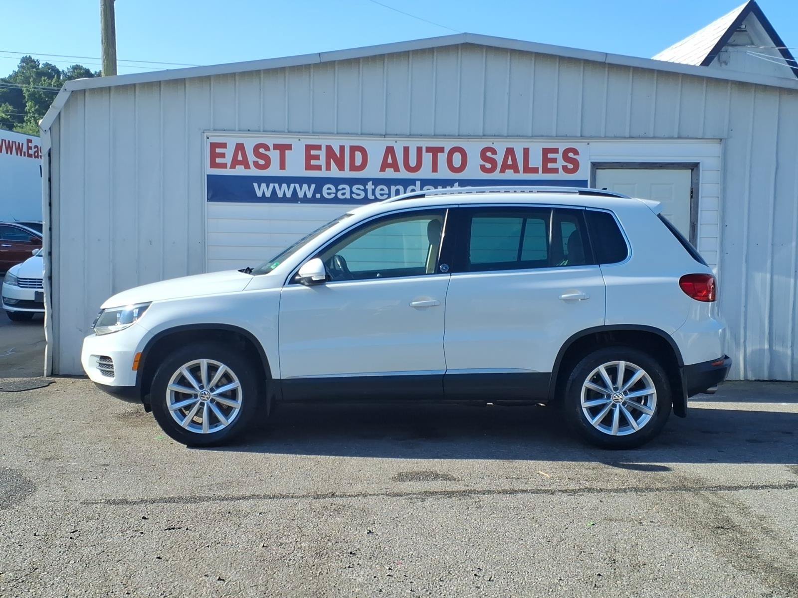 Used 2017 Volkswagen Tiguan Wolfsburg Edition AWD/4WD image 2