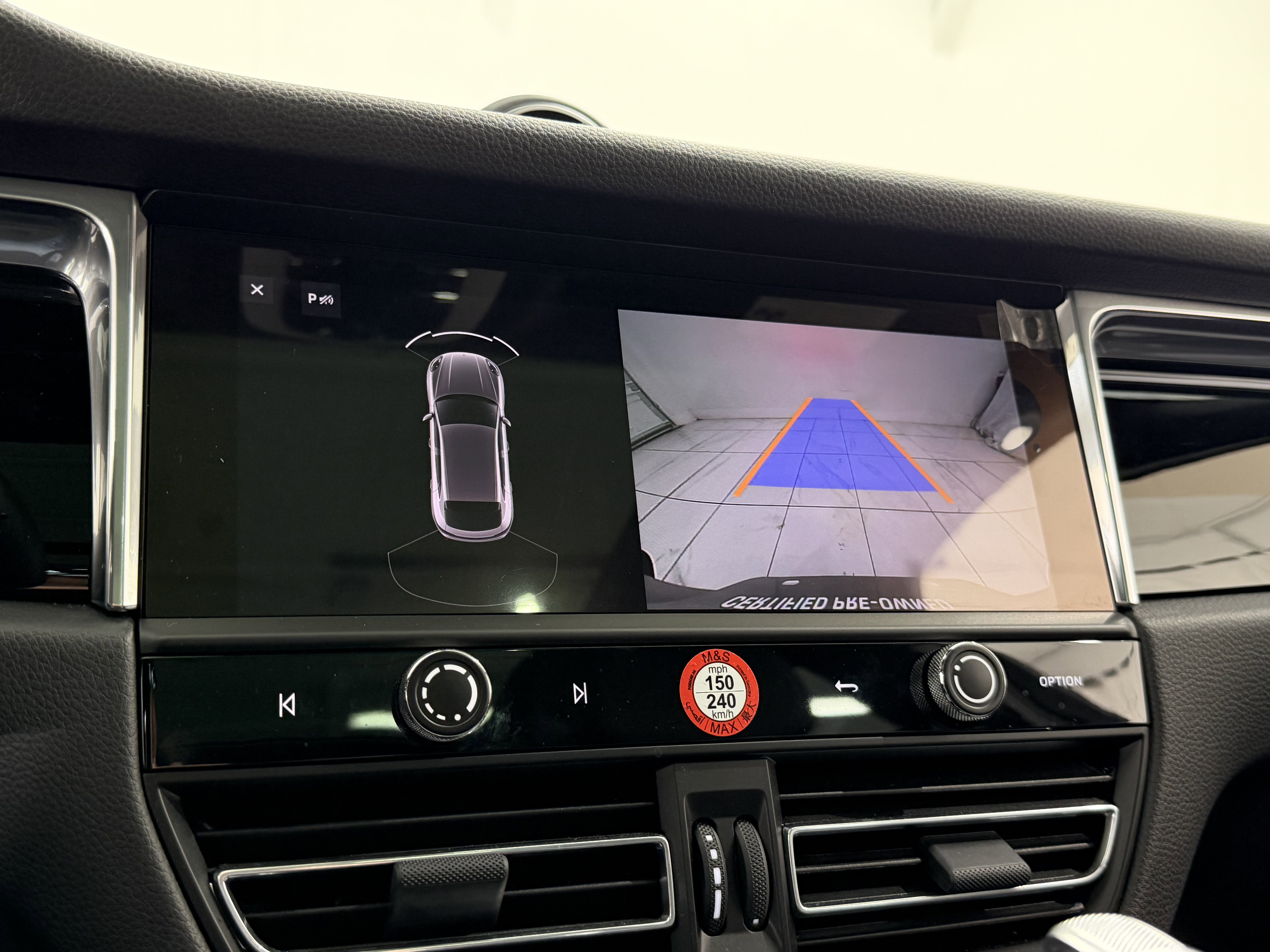 Certified 2025 Porsche Macan image 41