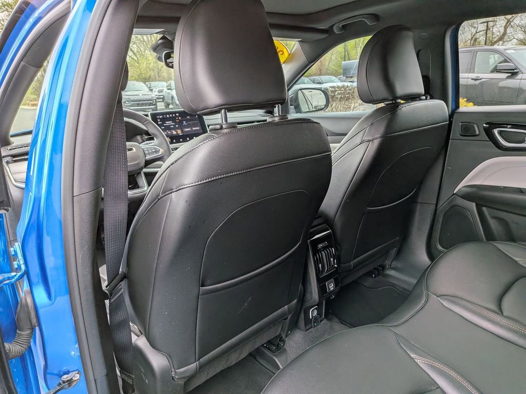 Used 2024 Jeep Compass Limited w/ Sun and Sound Group image 16