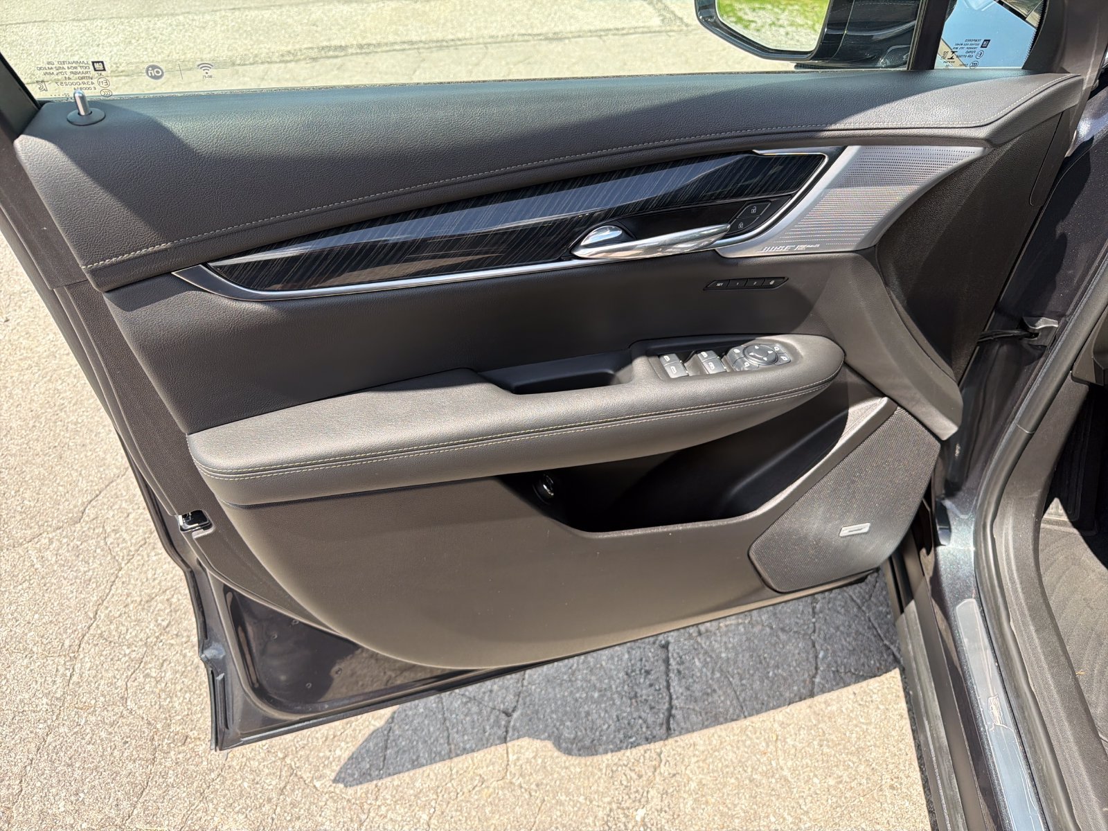 Used 2023 Cadillac XT6 Premium Luxury w/ Technology Package AWD/4WD image 11
