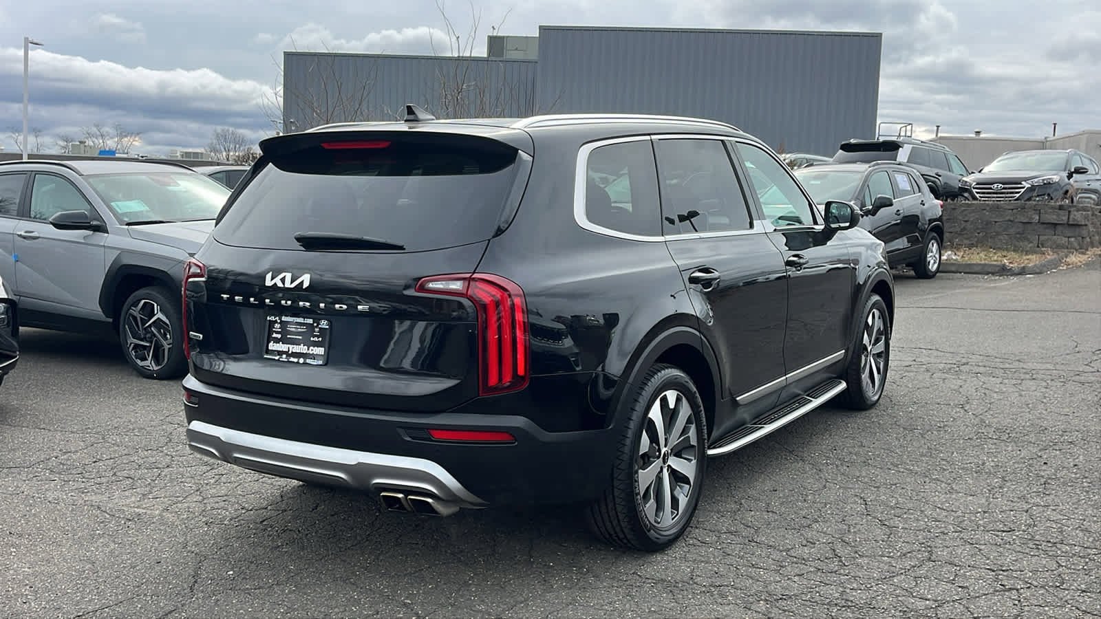 Used 2022 Kia Telluride EX w/ EX Premium Package image 4