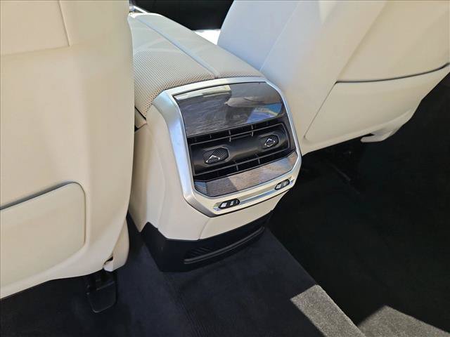 Certified 2024 BMW 760i xDrive w/ Executive Package AWD/4WD image 18
