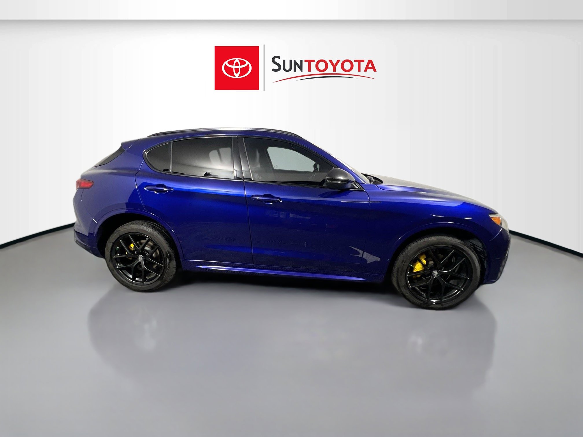 Used 2021 Alfa Romeo Stelvio Ti w/ Nero Edizione AWD/4WD image 2