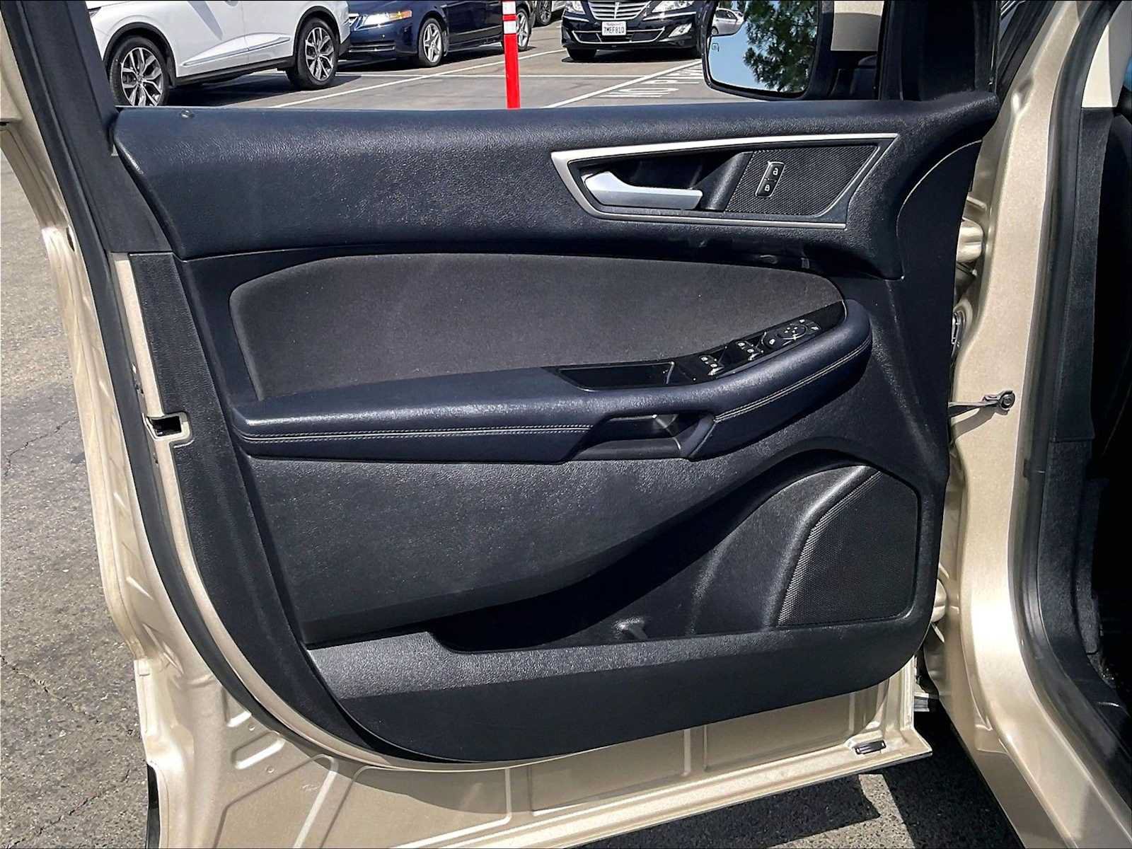 Used 2018 Ford Edge SEL FWD image 24