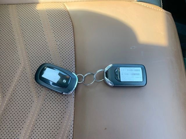 Used 2025 Nissan Pathfinder Platinum w/ Black Appearance Package image 34