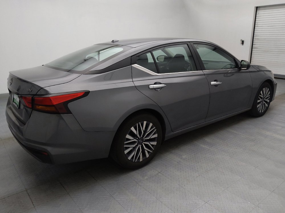 Used 2024 Nissan Altima 2.5 SV image 10