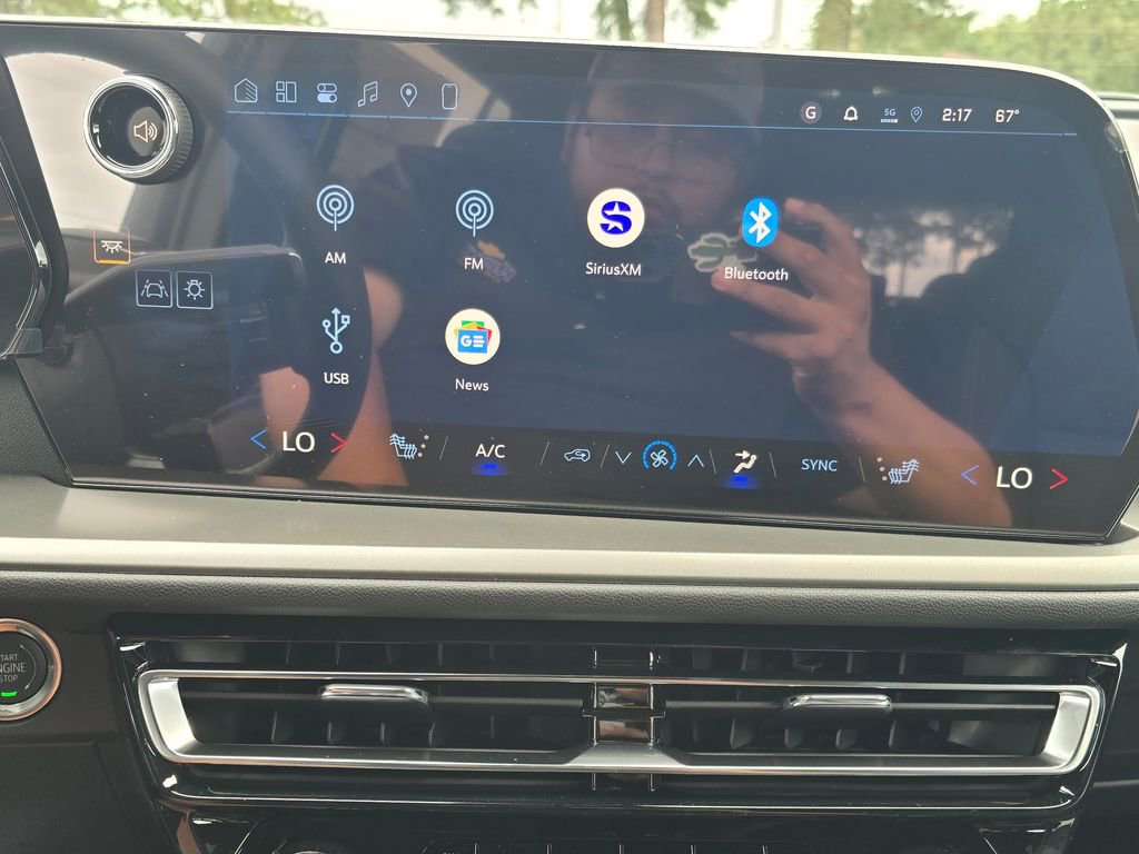 New 2026 Chevrolet Traverse LT w/ Midnight/Sport Edition image 13