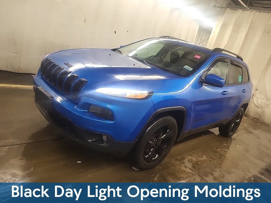 Used 2018 Jeep Cherokee Limited w/ Luxury Group AWD/4WD image 16