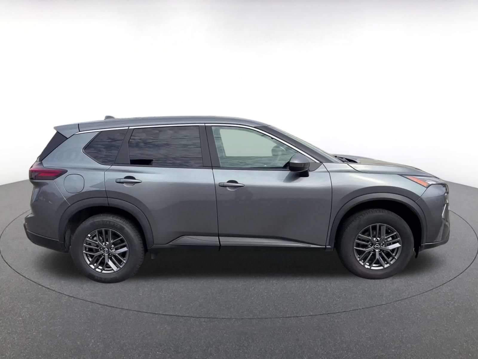 Used 2026 Nissan Rogue SV AWD/4WD image 16