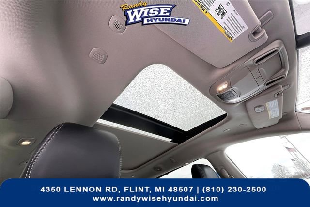 Used 2024 Chrysler Pacifica Limited image 22