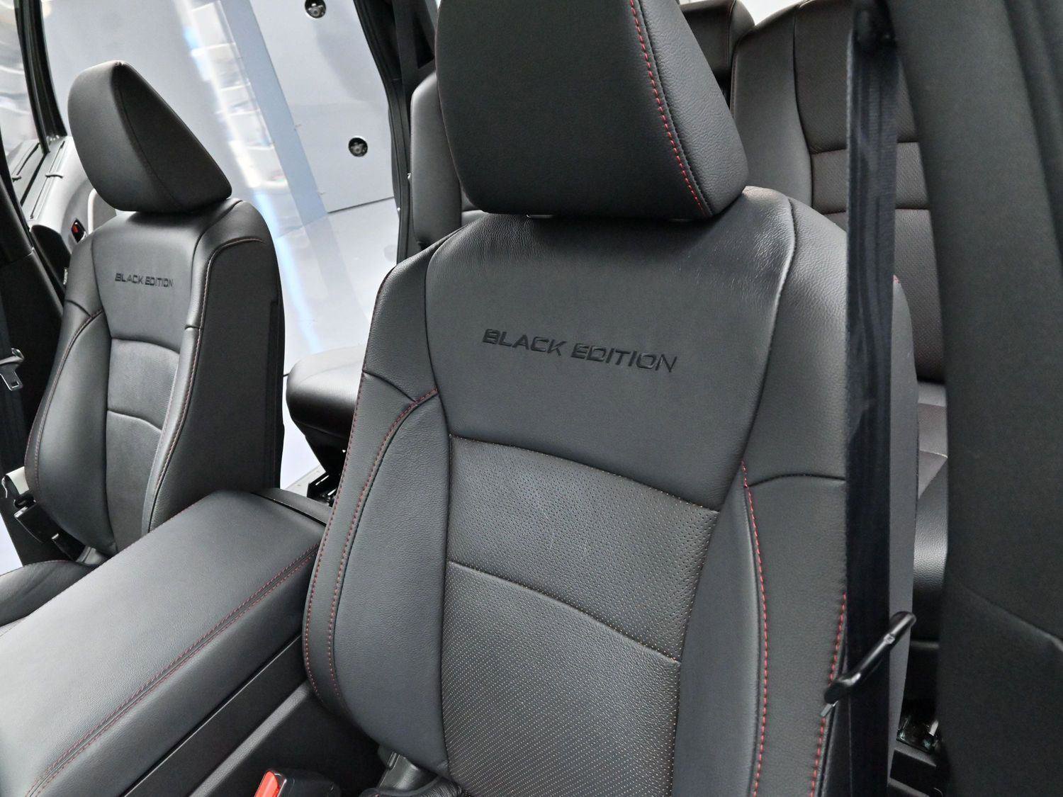 Used 2024 Honda Passport Black Edition image 19