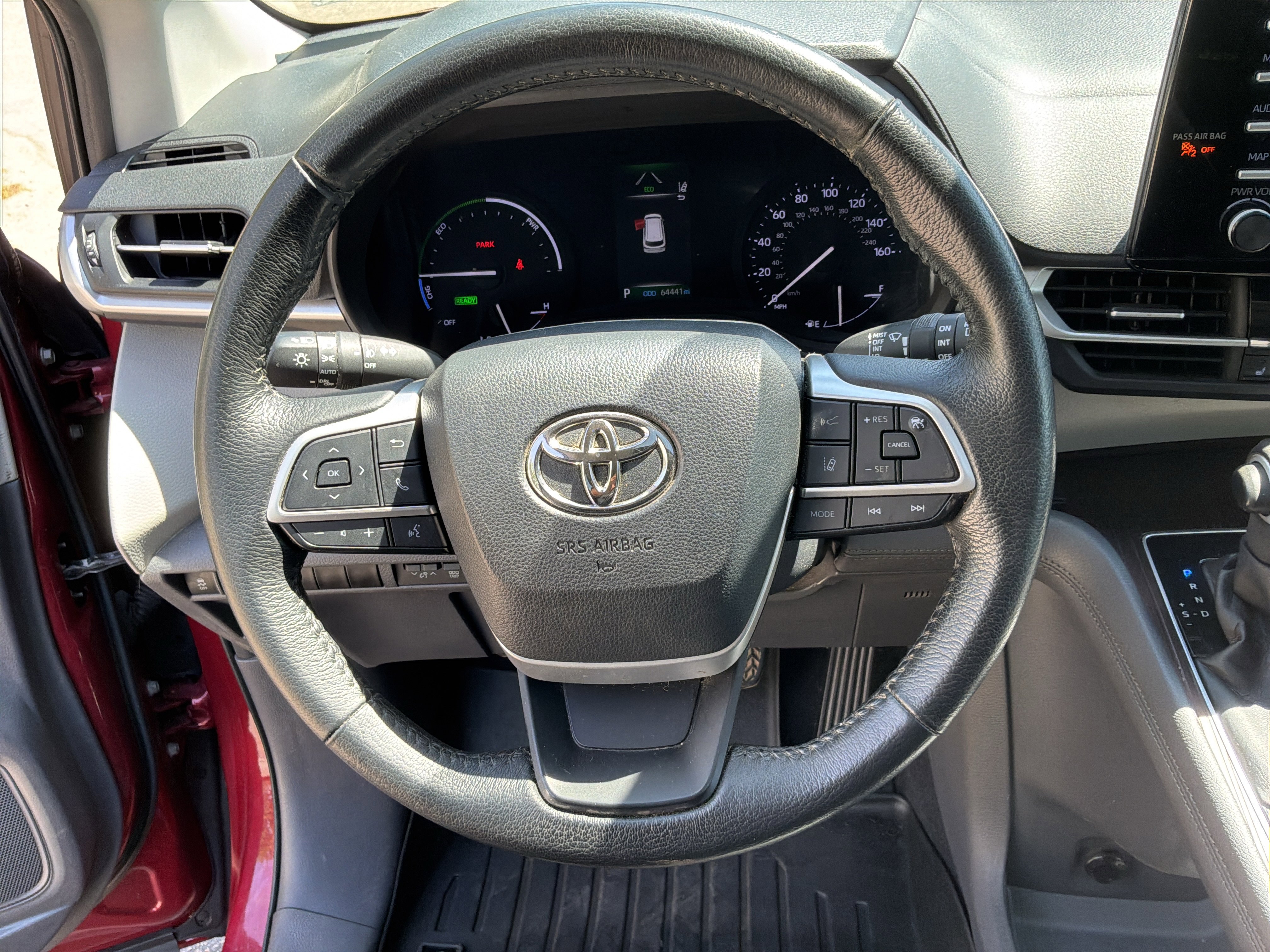 Used 2021 Toyota Sienna XLE image 18