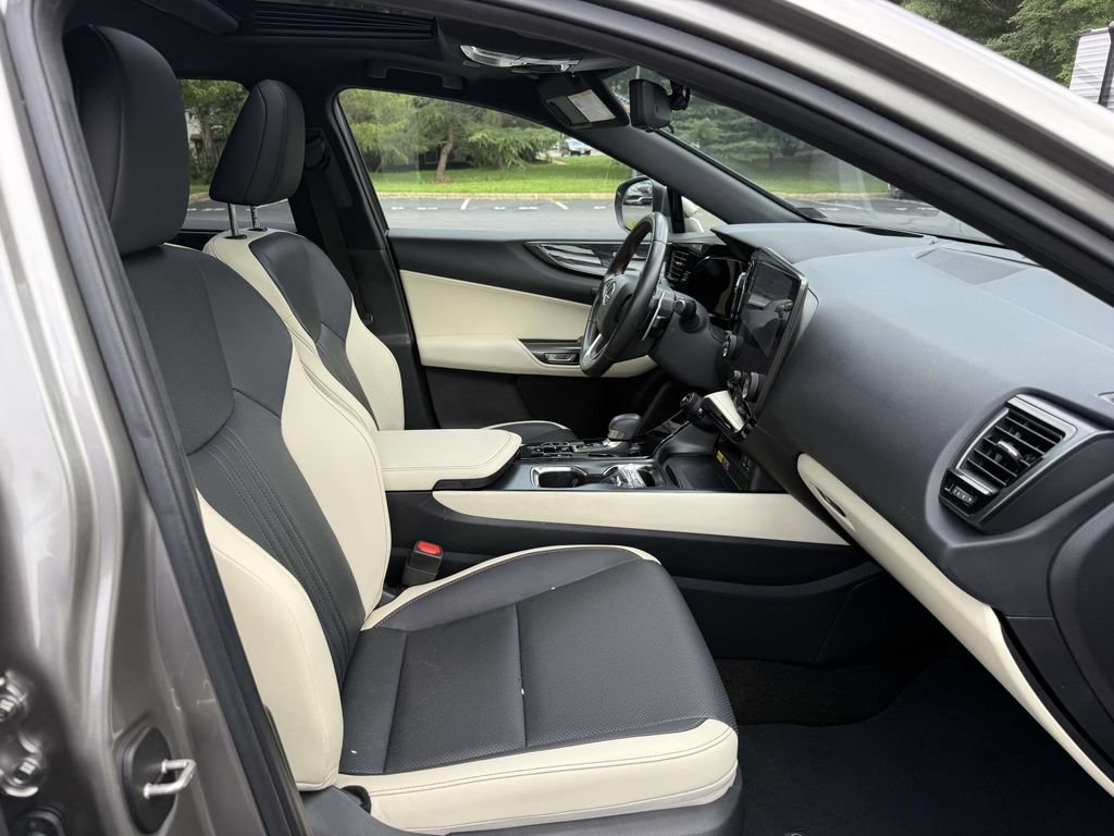 Used 2024 Lexus NX 350h AWD image 15