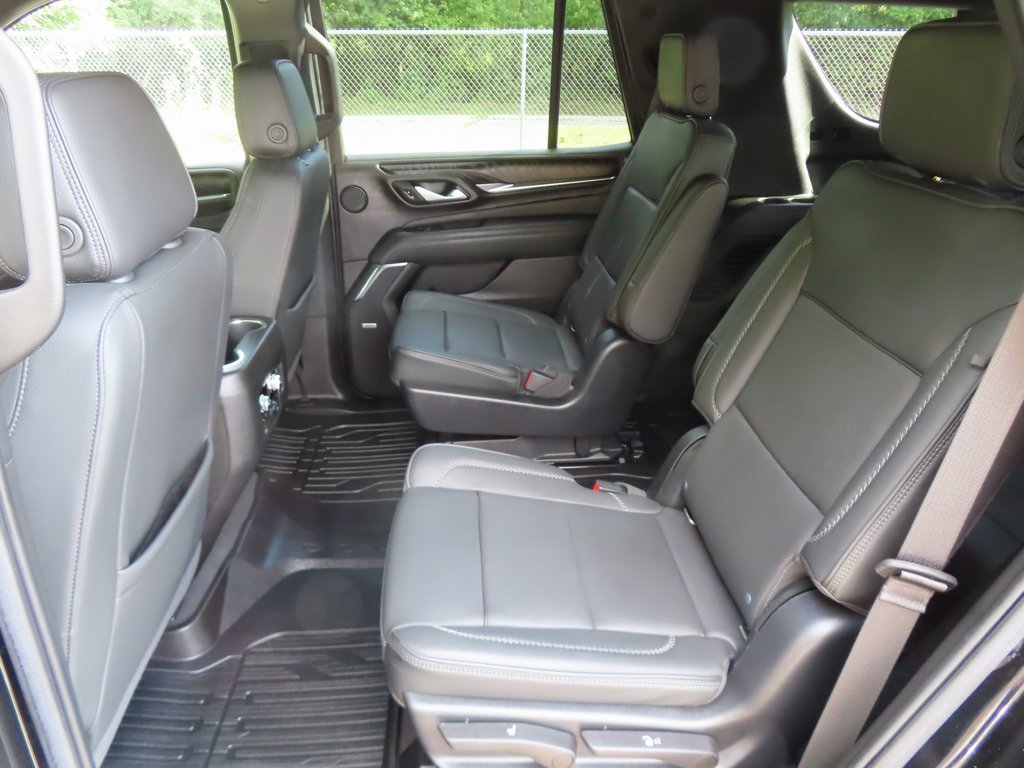 Used 2022 GMC Yukon Denali w/ Denali Premium Package image 30