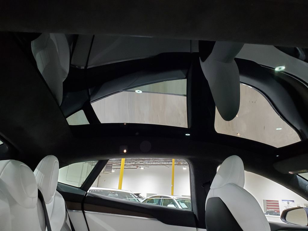 Used 2022 Tesla Model S image 22