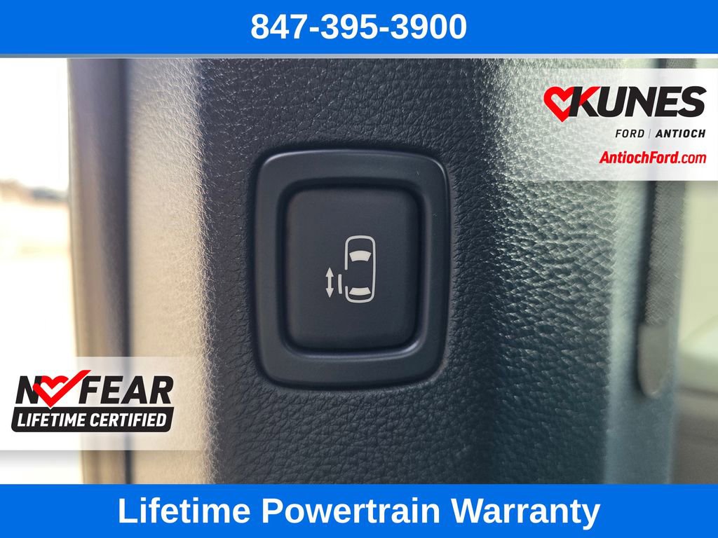 Used 2025 Kia Carnival SX Prestige image 24