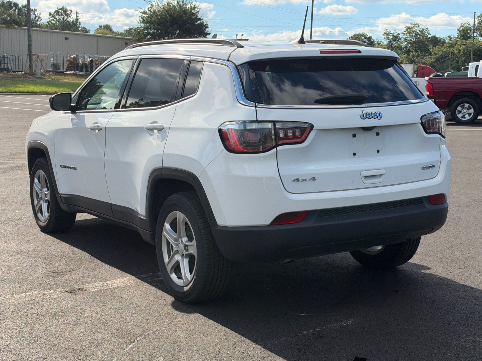Used 2024 Jeep Compass Latitude AWD/4WD image 7