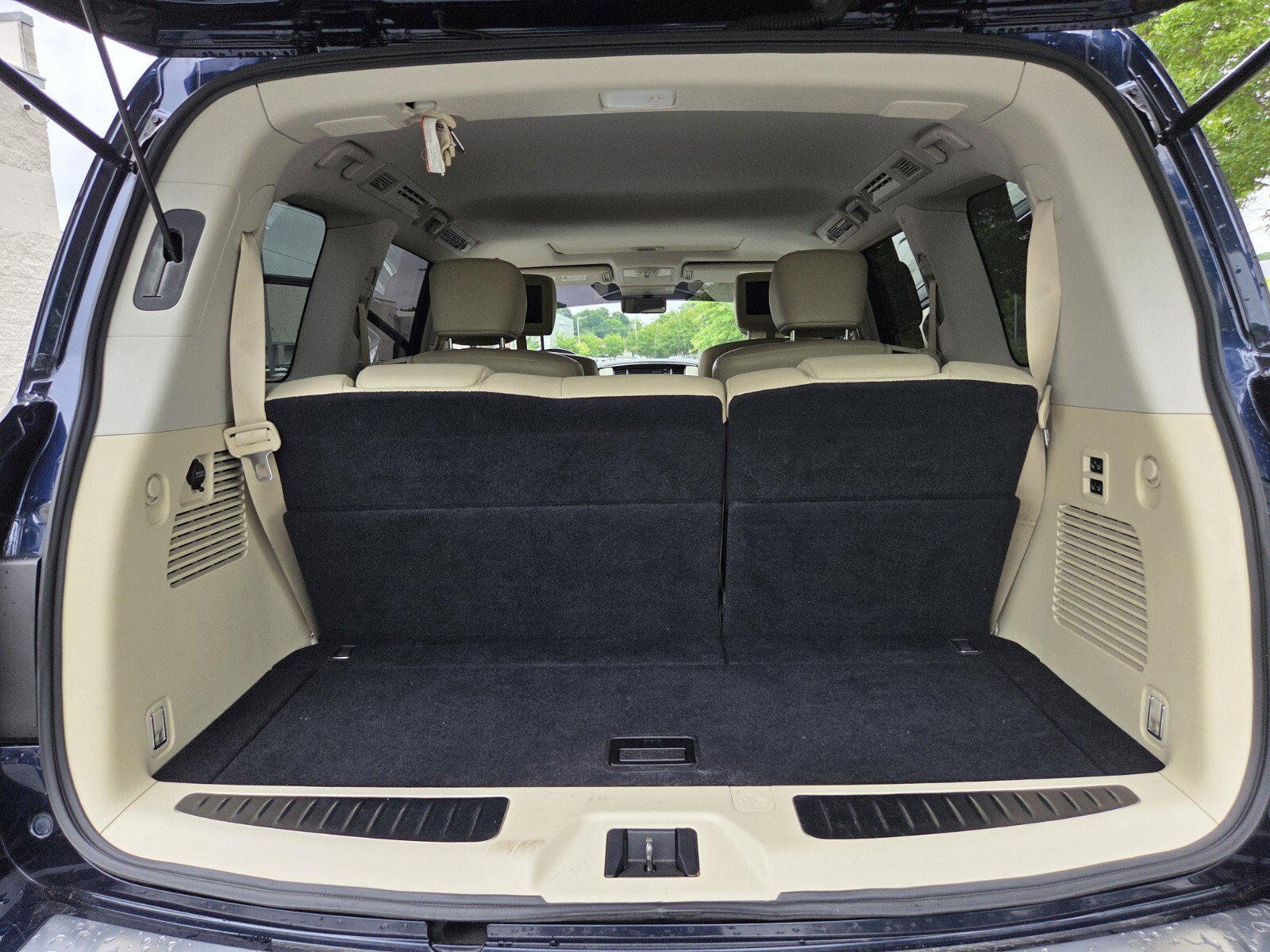 Used 2018 INFINITI QX80 4WD w/ Deluxe Technology Package image 35