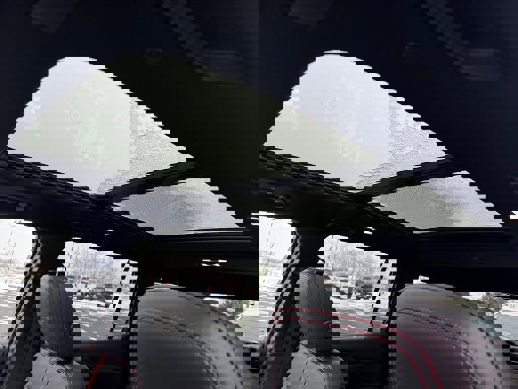 New 2026 Chevrolet Traverse RS image 4