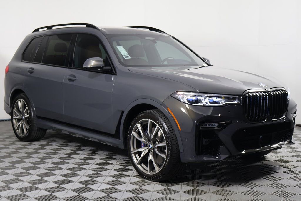 Used 2022 BMW X7 M50i image 3