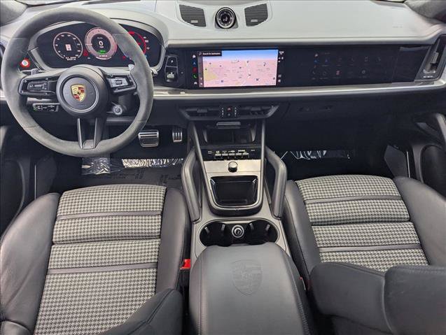 Used 2024 Porsche Cayenne Turbo AWD/4WD image 18
