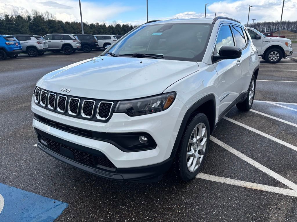 Used 2023 Jeep Compass Latitude image 5
