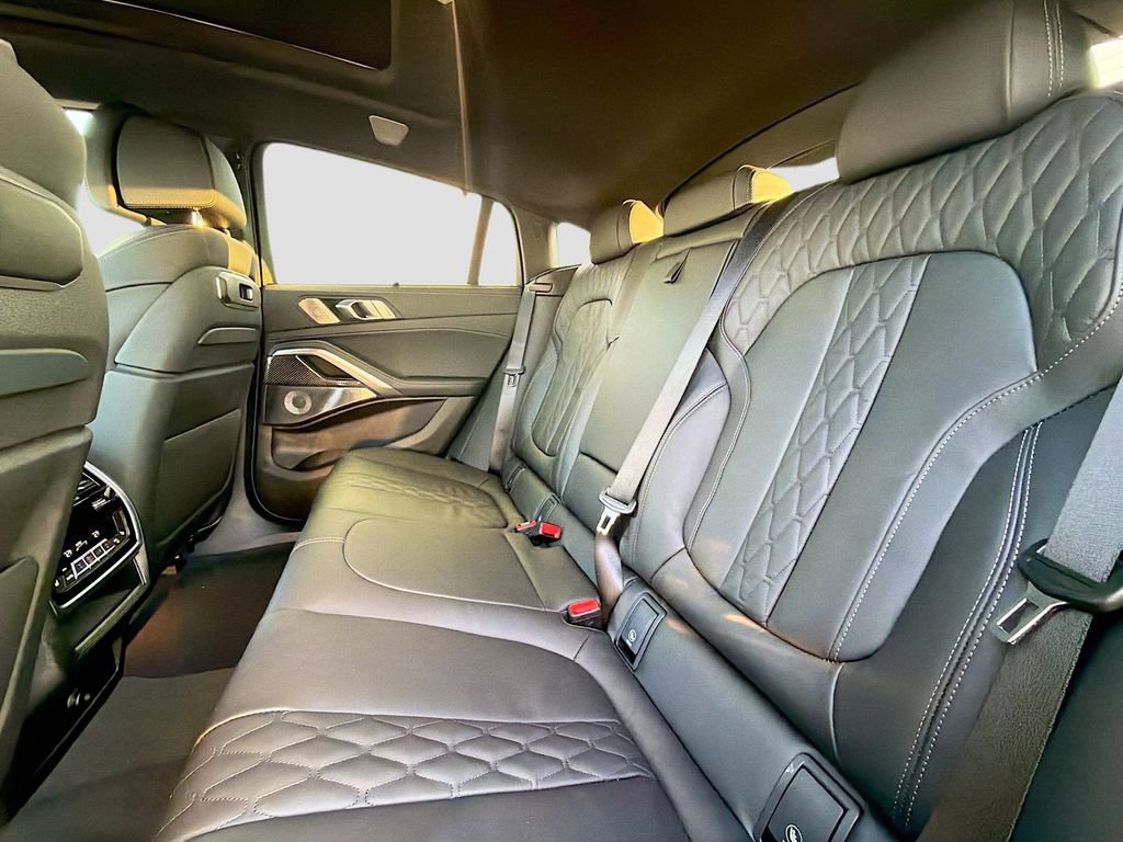 Used 2026 BMW X6 M60i image 21