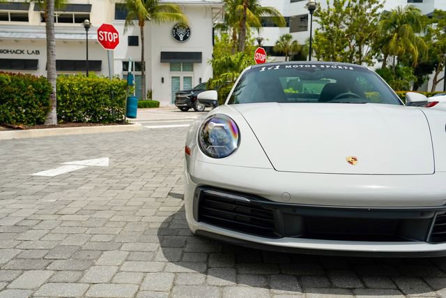 Used 2021 Porsche 911 Carrera 4 AWD/4WD image 5