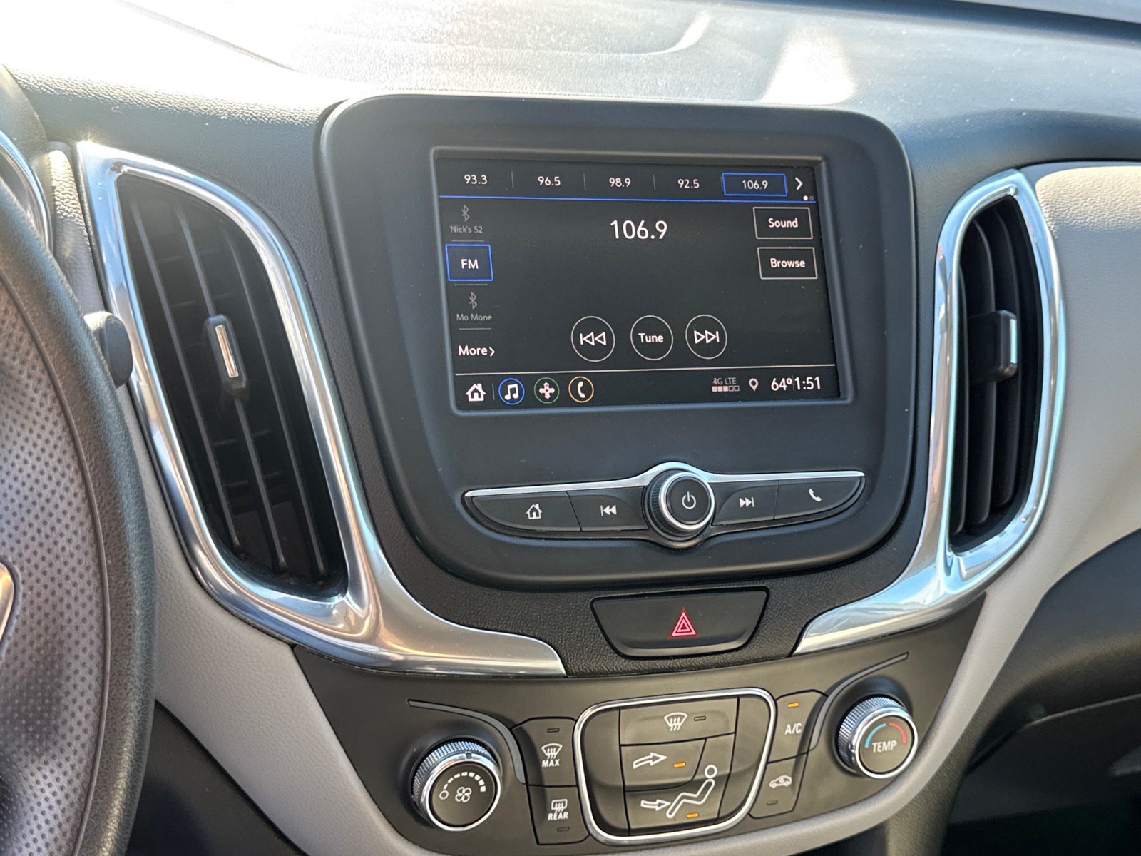 Used 2021 Chevrolet Equinox LS w/ LPO, Blackout Package AWD/4WD image 23
