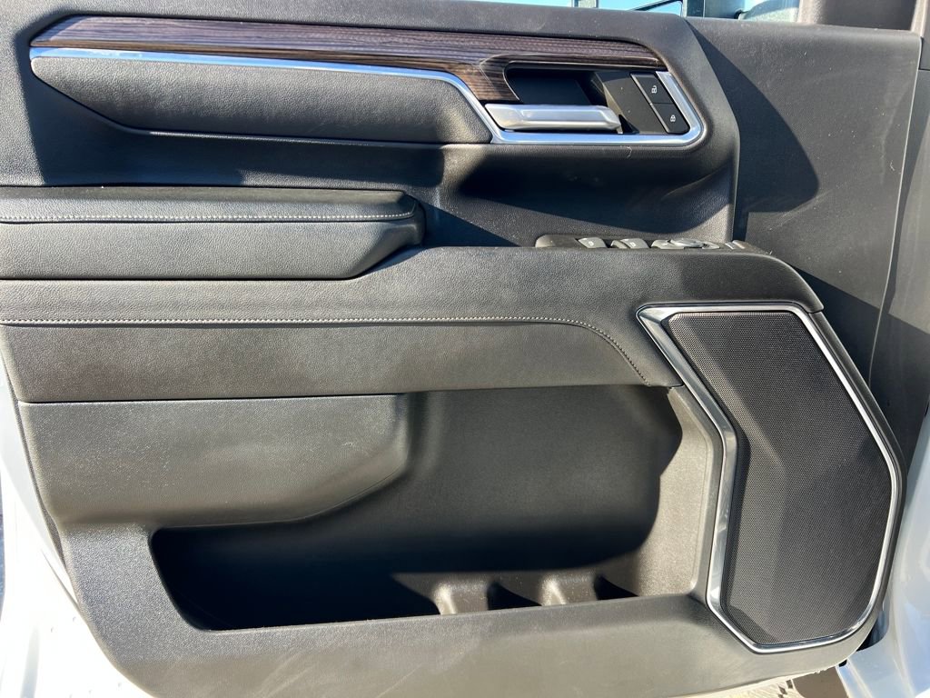 Used 2024 Chevrolet Silverado 2500 LT image 10