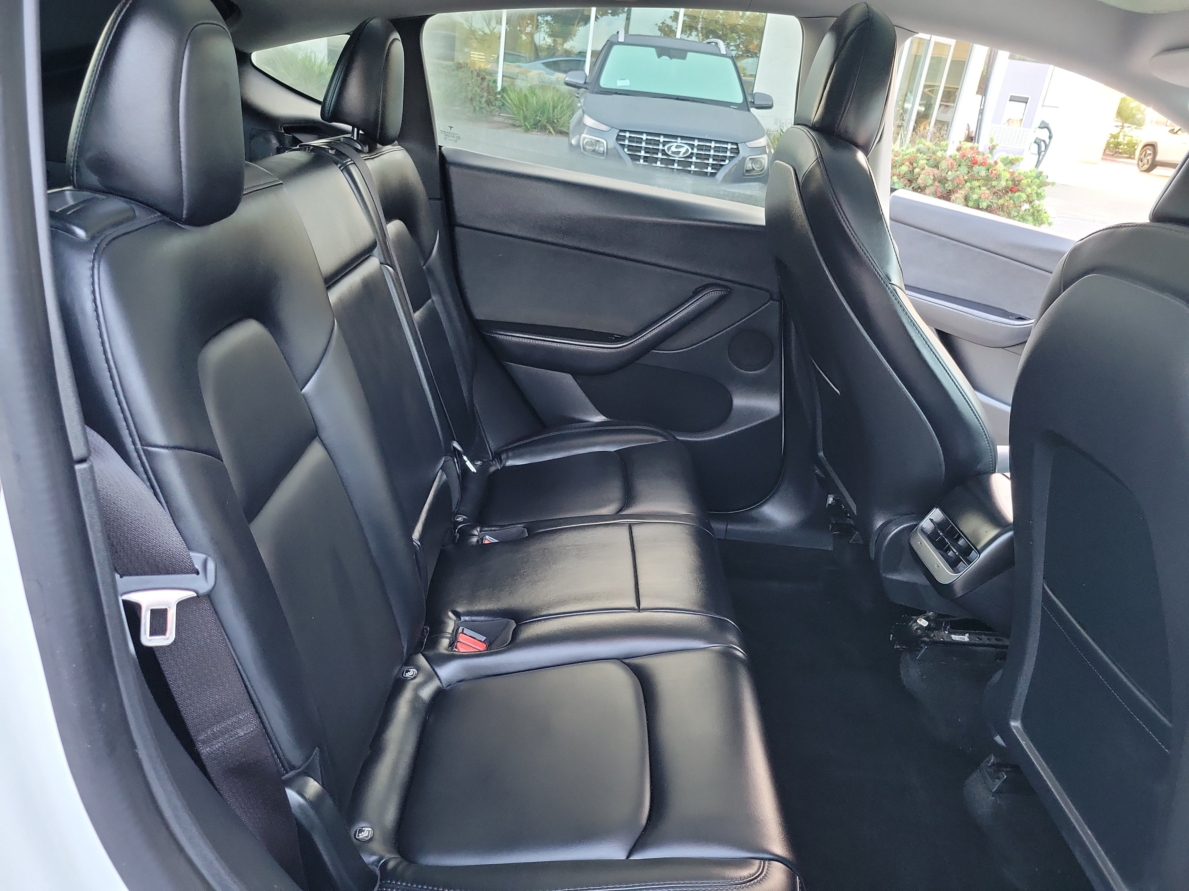 Used 2020 Tesla Model Y Long Range AWD/4WD image 23