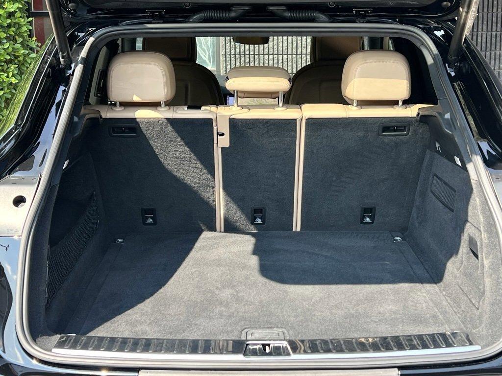 Used 2021 Porsche Cayenne Coupe image 17