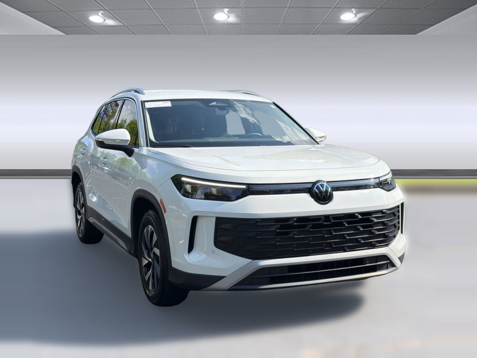 Used 2025 Volkswagen Tiguan S FWD image 7