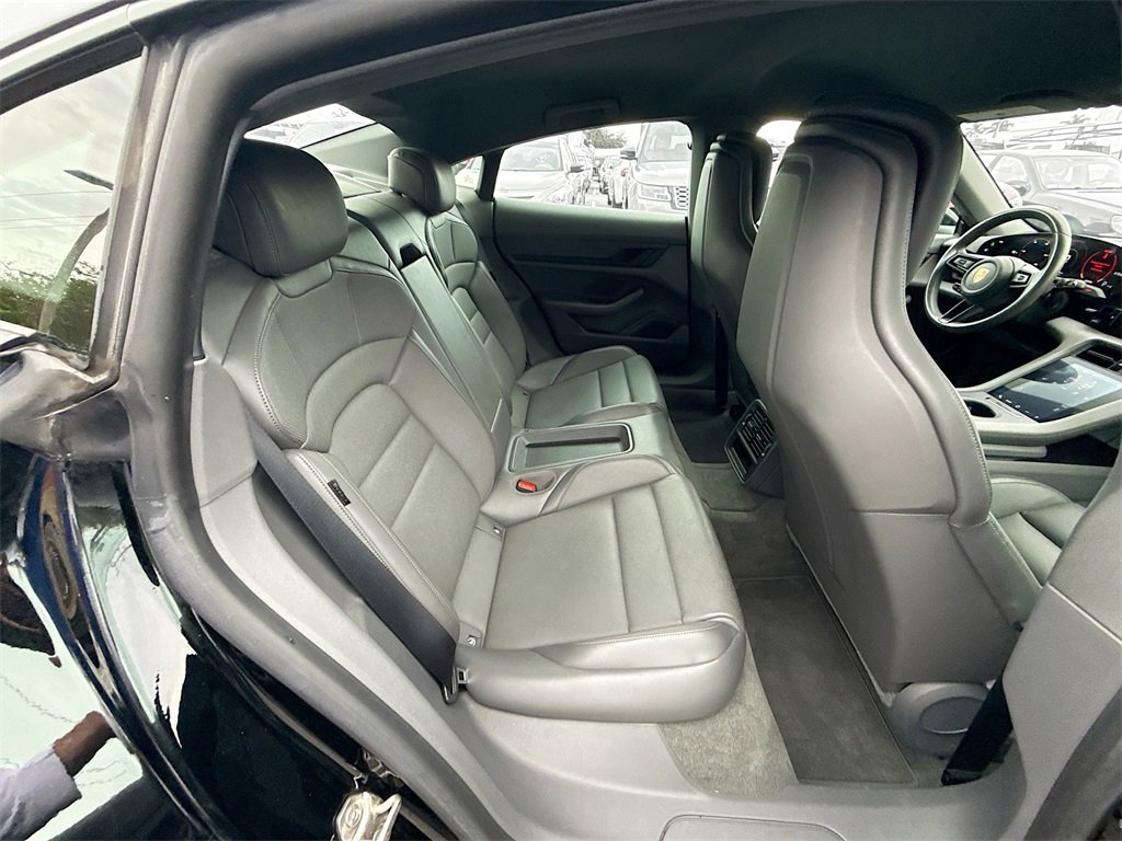 Used 2021 Porsche Taycan image 32