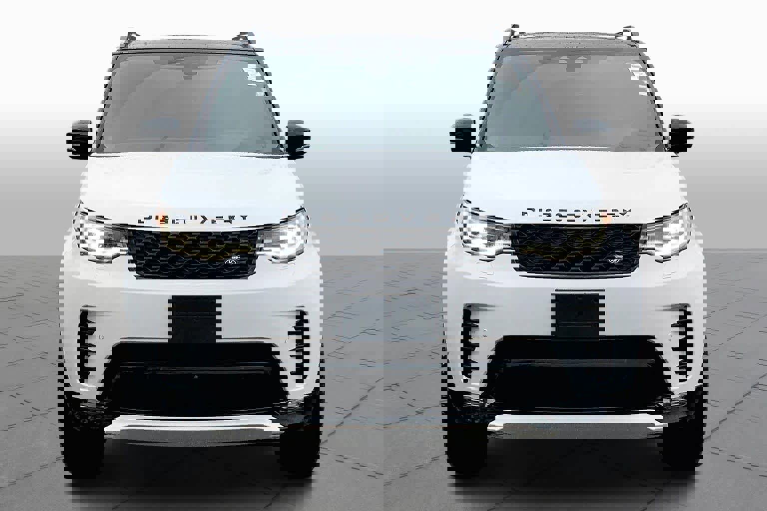 New 2026 Land Rover Discovery Dynamic SE image 2