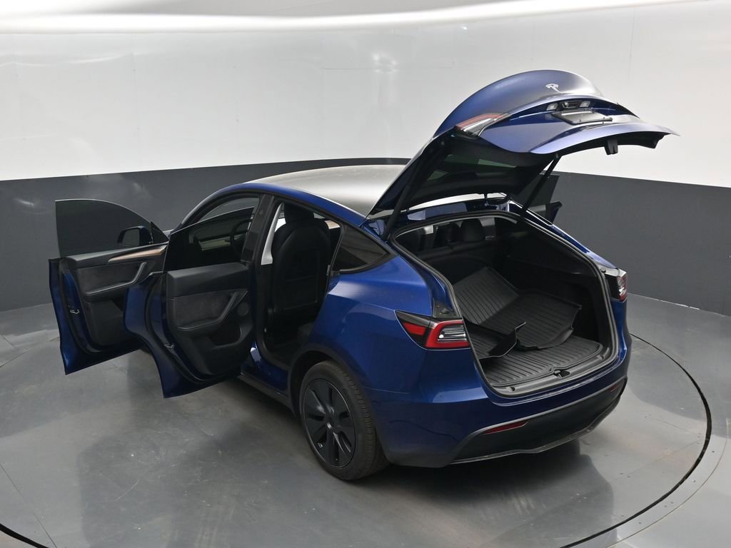 Used 2025 Tesla Model Y Long Range image 30