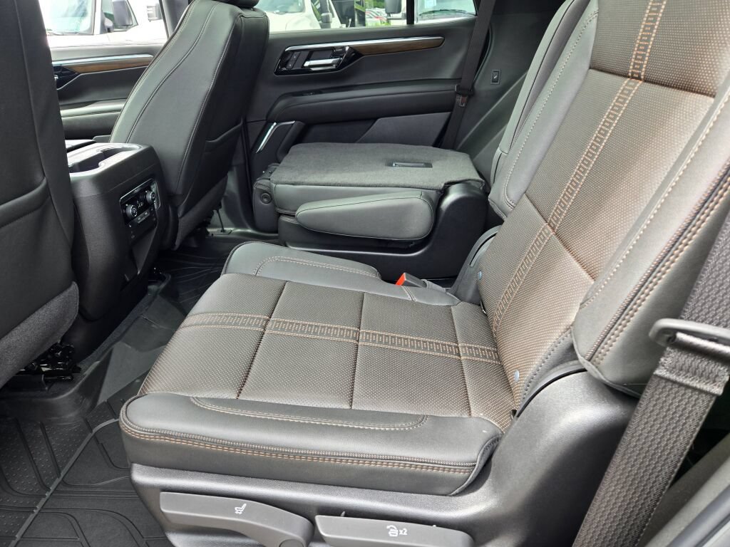 New 2026 Chevrolet Tahoe High Country AWD/4WD image 17