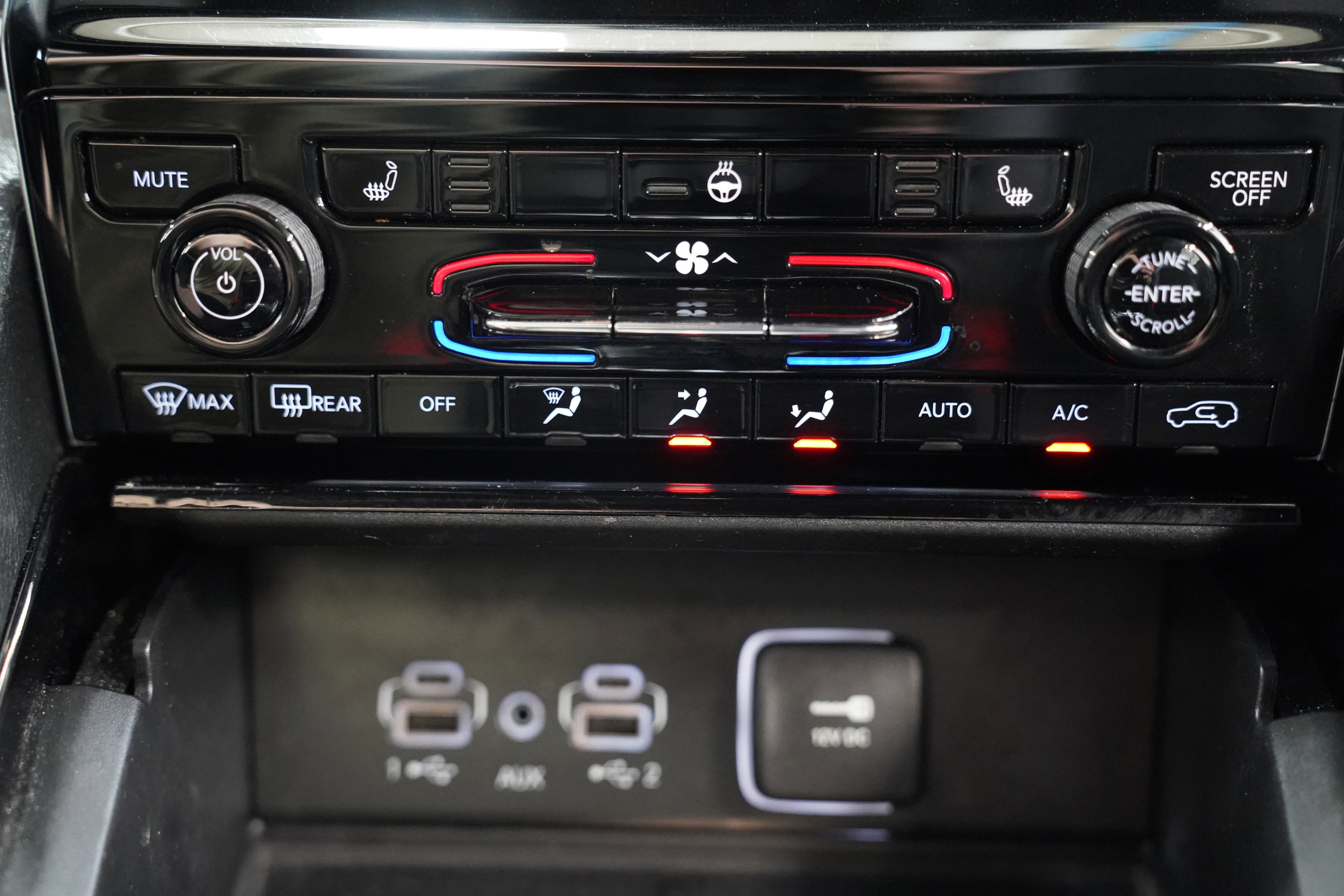 Certified 2023 Jeep Grand Cherokee L Laredo image 29