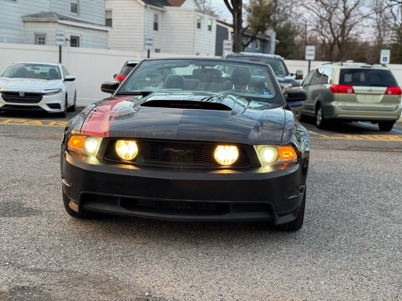 Used 2010 Ford Mustang GT Premium image 3