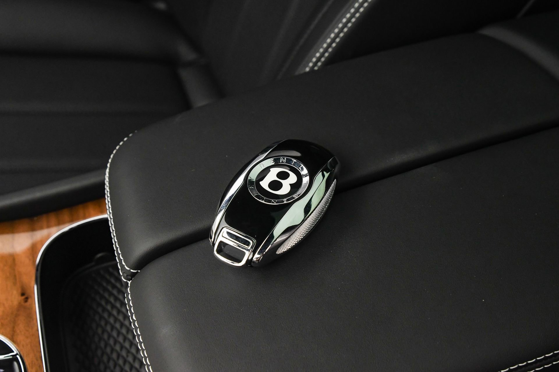 New 2025 Bentley Bentayga image 21