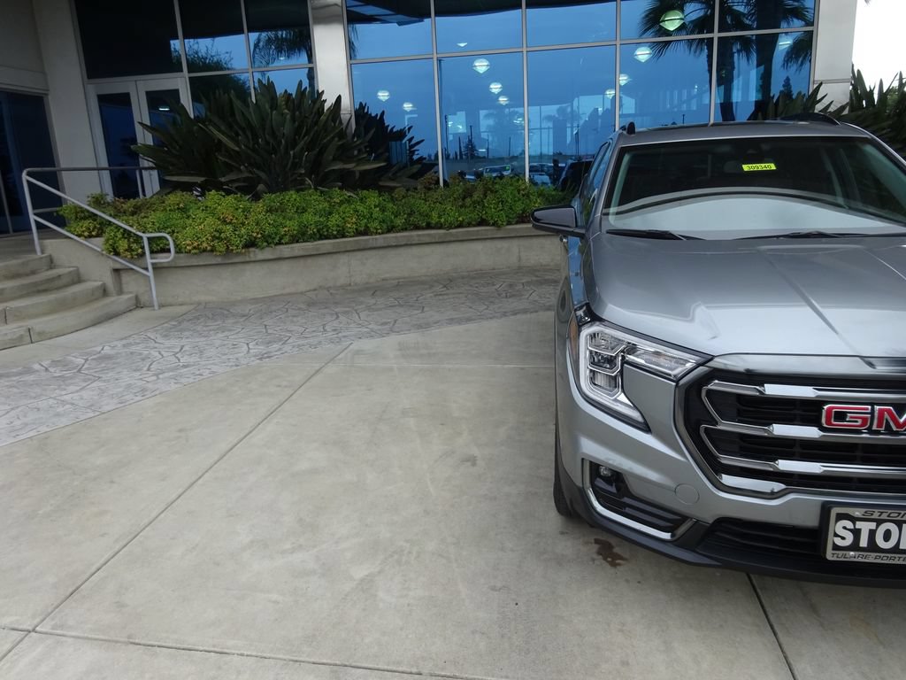 Certified 2023 GMC Terrain AT4 w/ Infotainment Package II AWD/4WD image 32