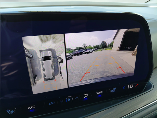 Certified 2025 Chevrolet Suburban Z71 AWD/4WD image 44