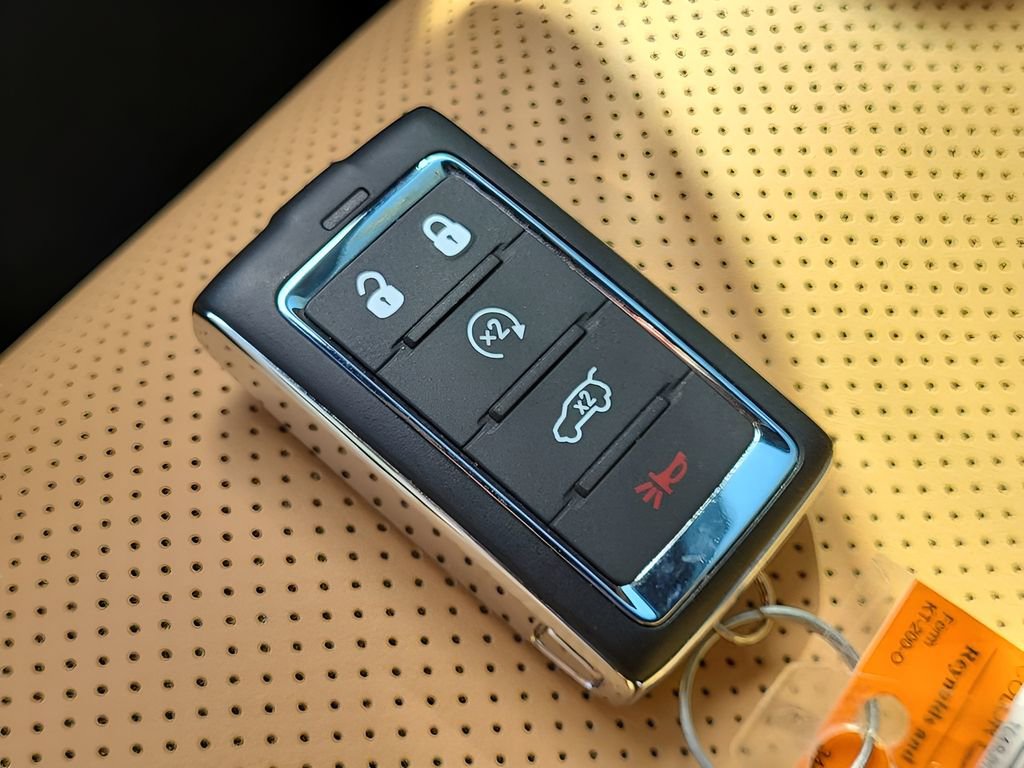 Used 2025 Jeep Grand Cherokee Summit image 38