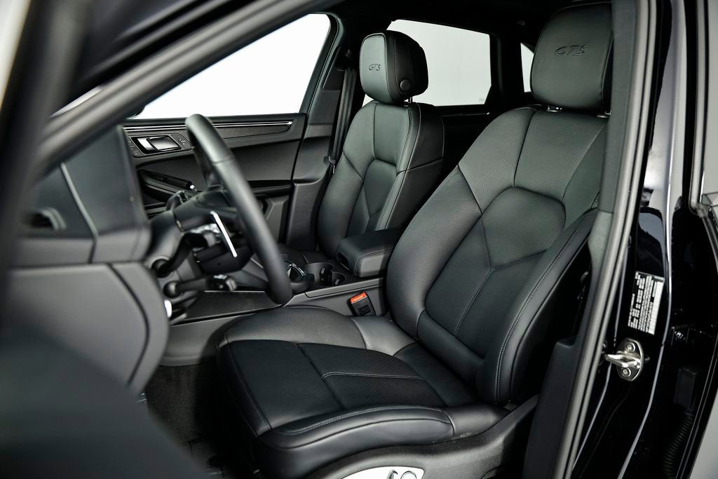 New 2026 Porsche Macan GTS image 23