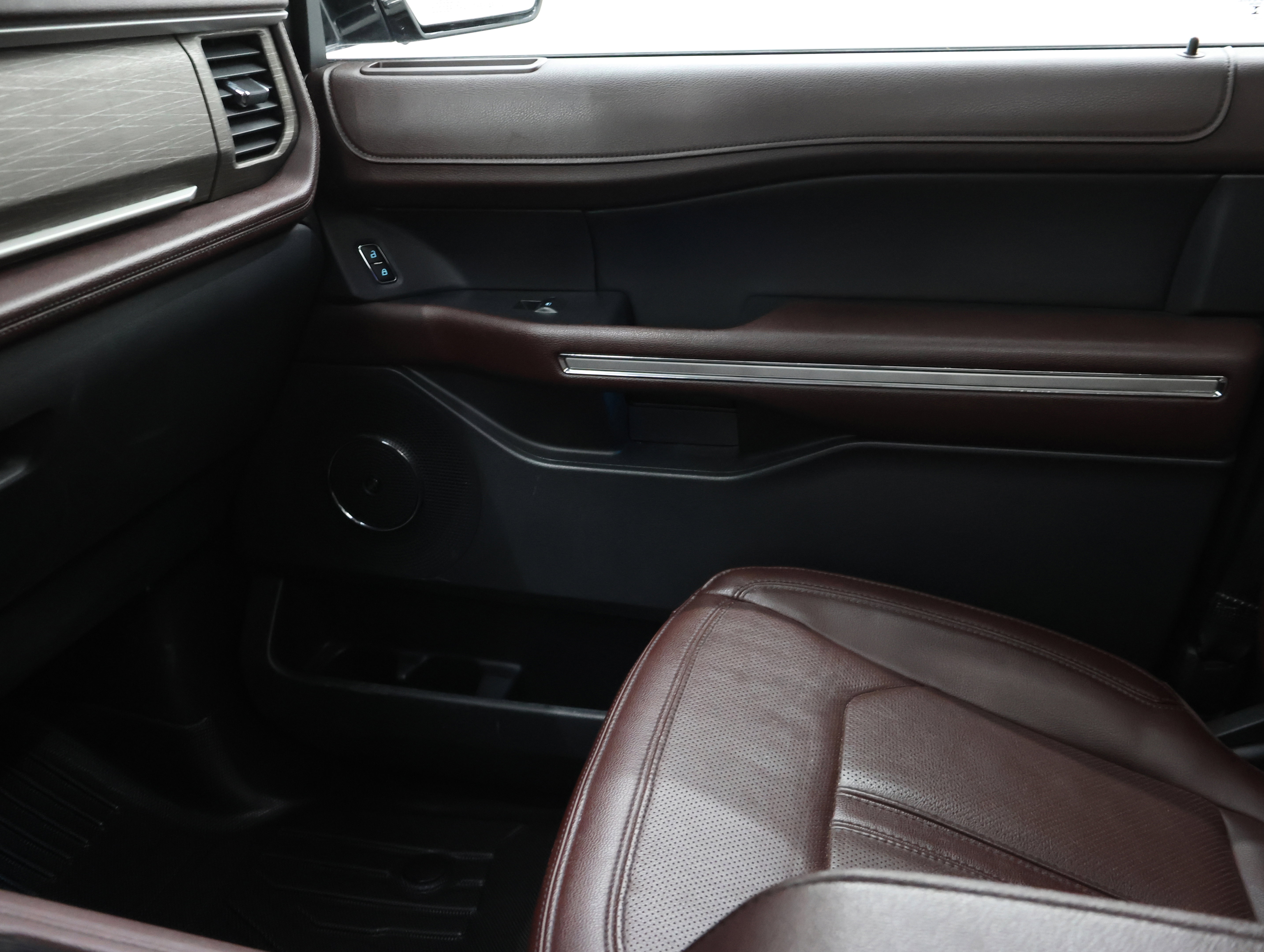 Used 2023 Ford Expedition Max Limited image 15