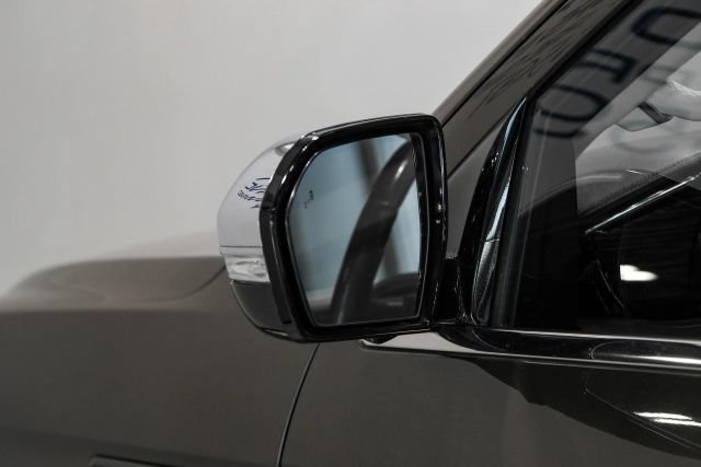 Used 2020 Lincoln Navigator Black Label w/ Cargo Convenience Package AWD/4WD image 39