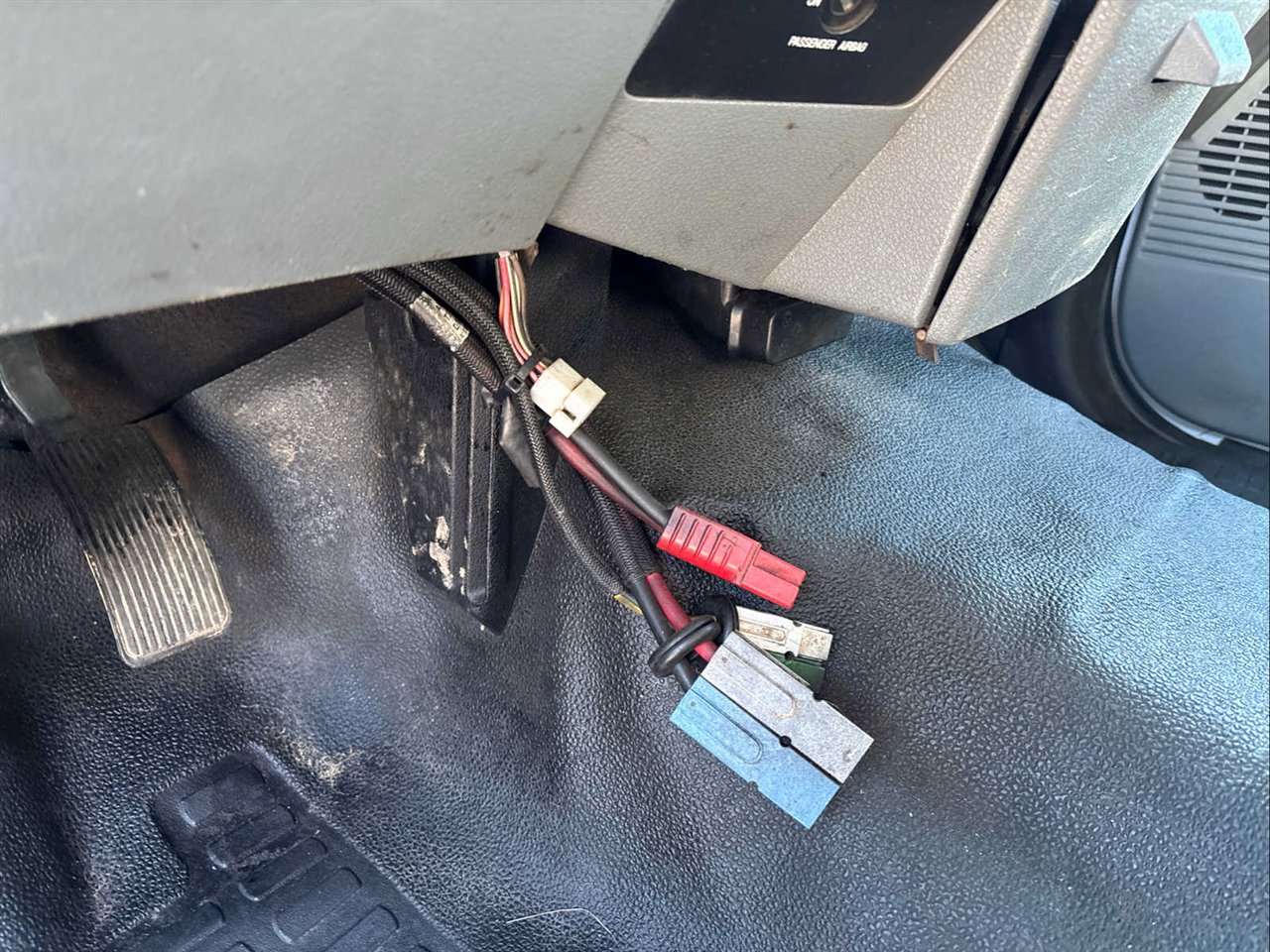 Used 2011 Ford F450 XL w/ High Capacity Trailer Tow Pkg image 11