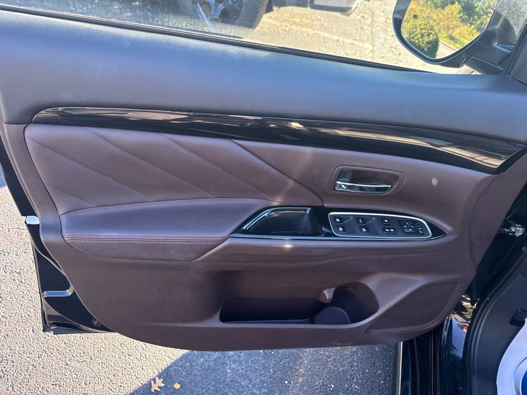 Used 2018 Mitsubishi Outlander GT AWD/4WD image 22