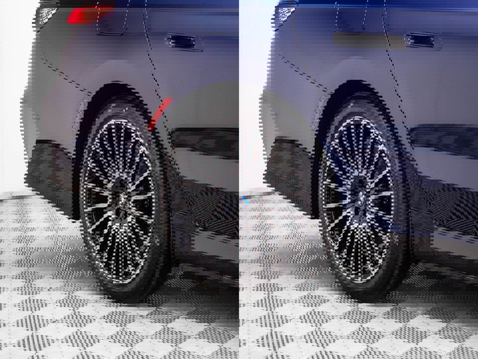 New 2026 BMW 750e xDrive image 42